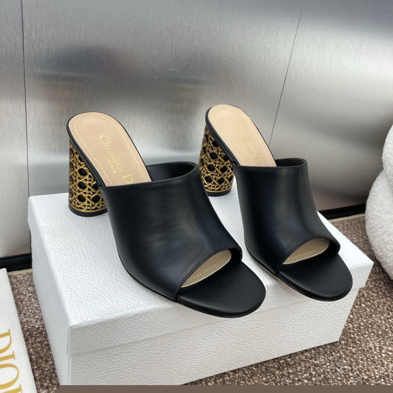 ch**an D*or slippers